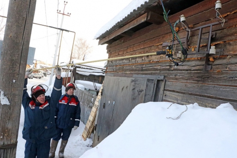 Энергетики провели масштабный рейд в Цыганском поселке Екатеринбурга
