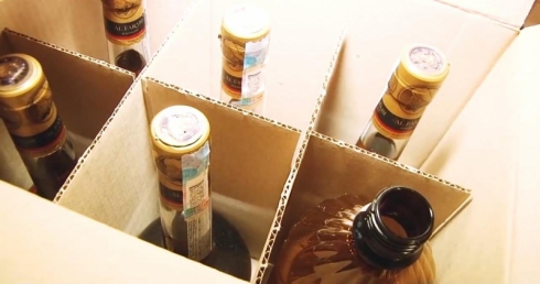 Несколько тысяч литров спиртного отобрали у бутлегеров на Урале