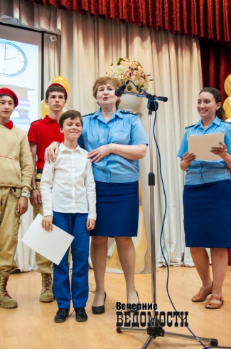 В Екатеринбурге прокурор города поздравила девятиклассников с окончанием школы (ФОТО)