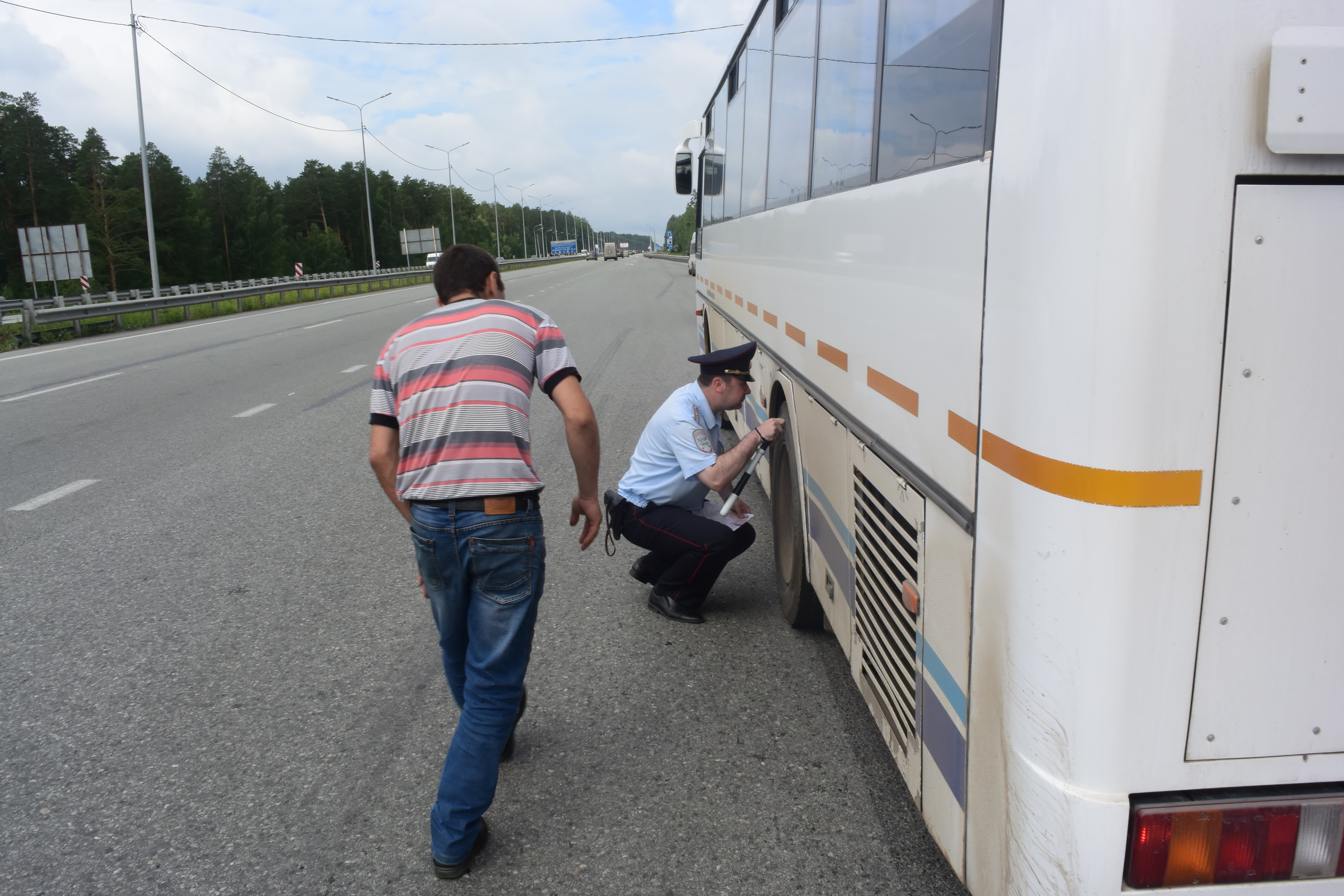 В столице Урала Госавтоинспекция провела рейд проверки пассажирских автобусов