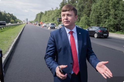 Глава областного Минтранса проехался по «убитым дорогам» Екатеринбурга