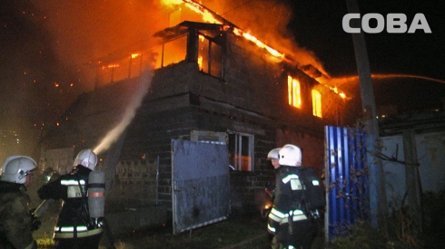 При пожаре в частном доме на улице Коммунальной погибла семейная пара