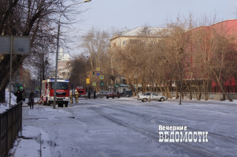 В Екатеринбурге снова горело здание, в котором работал Ельцин (ФОТО)