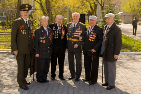 Екатеринбургские полицейские поздравили ветеранов Великой Отечественной войны (ФОТО)