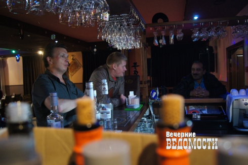 Екатеринбургские полицейские оставили «Старый Баку» без крепкого спиртного (ФОТО)