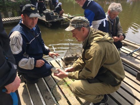 Свердловская область установила мировой рекорд массовой рыбалки