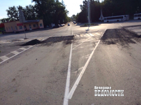 В Среднеуральске срезали асфальт с новой разметкой (фото)