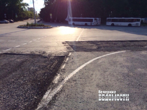В Среднеуральске срезали асфальт с новой разметкой (фото)