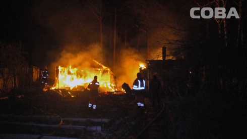 В поселке Палкино сгорели частные дома и баня