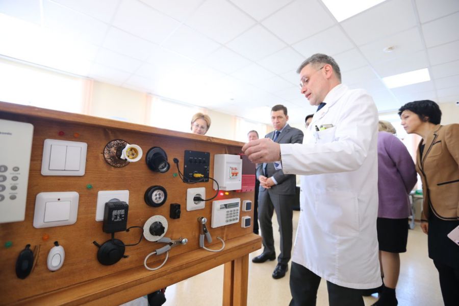 Вероника Скворцова посетила Клинику Института мозга в Березовском