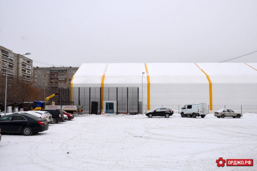 В Екатеринбурге открыли новую ледовую арену на Уралмаше