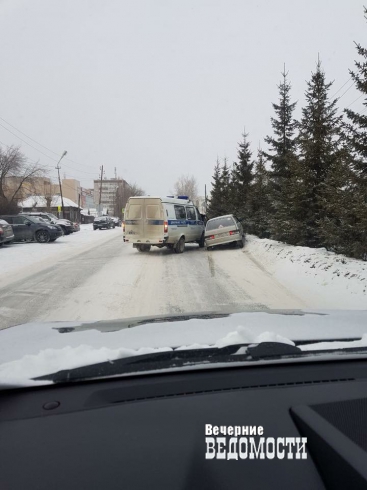 На «уральской Рублевке» полицейские проявили профессиональную «солидарность»