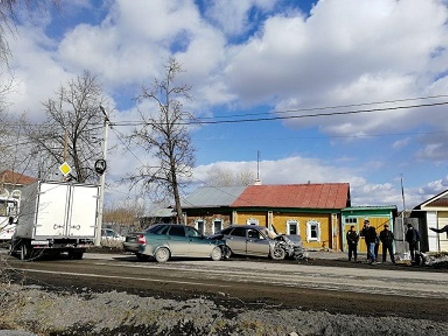 ГИБДД: сводка происшествий на территории Свердловской области с 13 по 15 апреля 2018 года