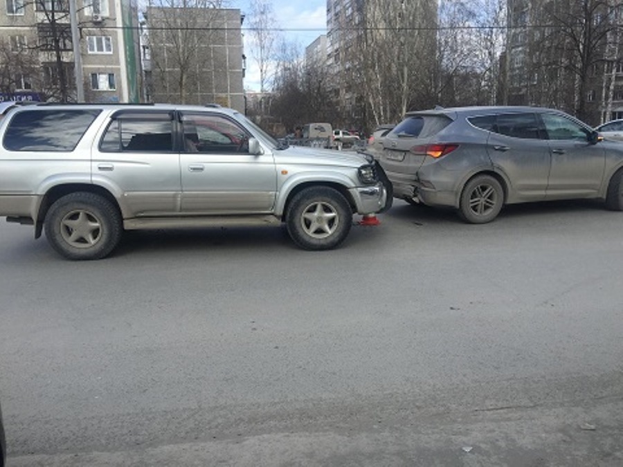 ГИБДД: сводка происшествий на территории Свердловской области с 13 по 15 апреля 2018 года