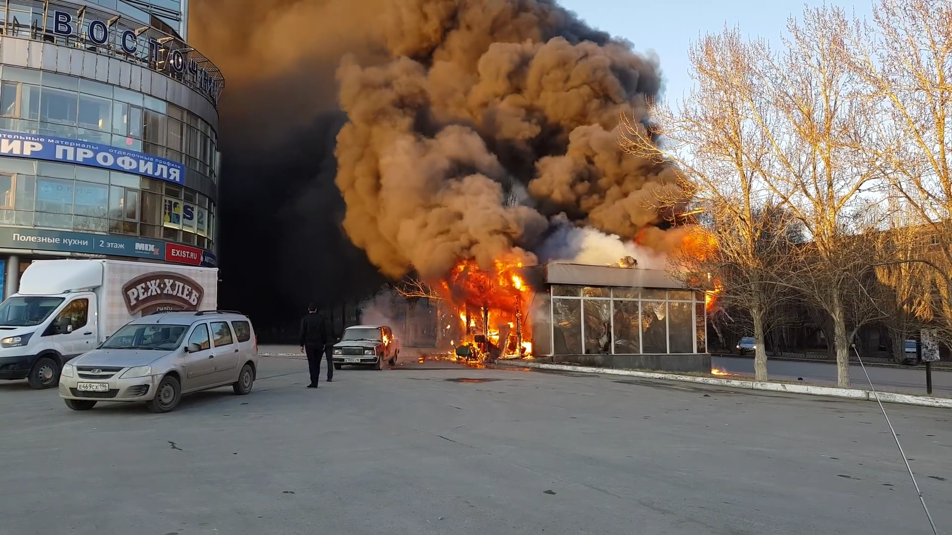 Закусочная «Югославия гриль» сгорела в Екатеринбурге