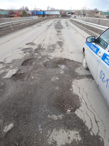 За две недели свердловская ГИБДД выявила более трех тысяч недостатков дорожного полотна