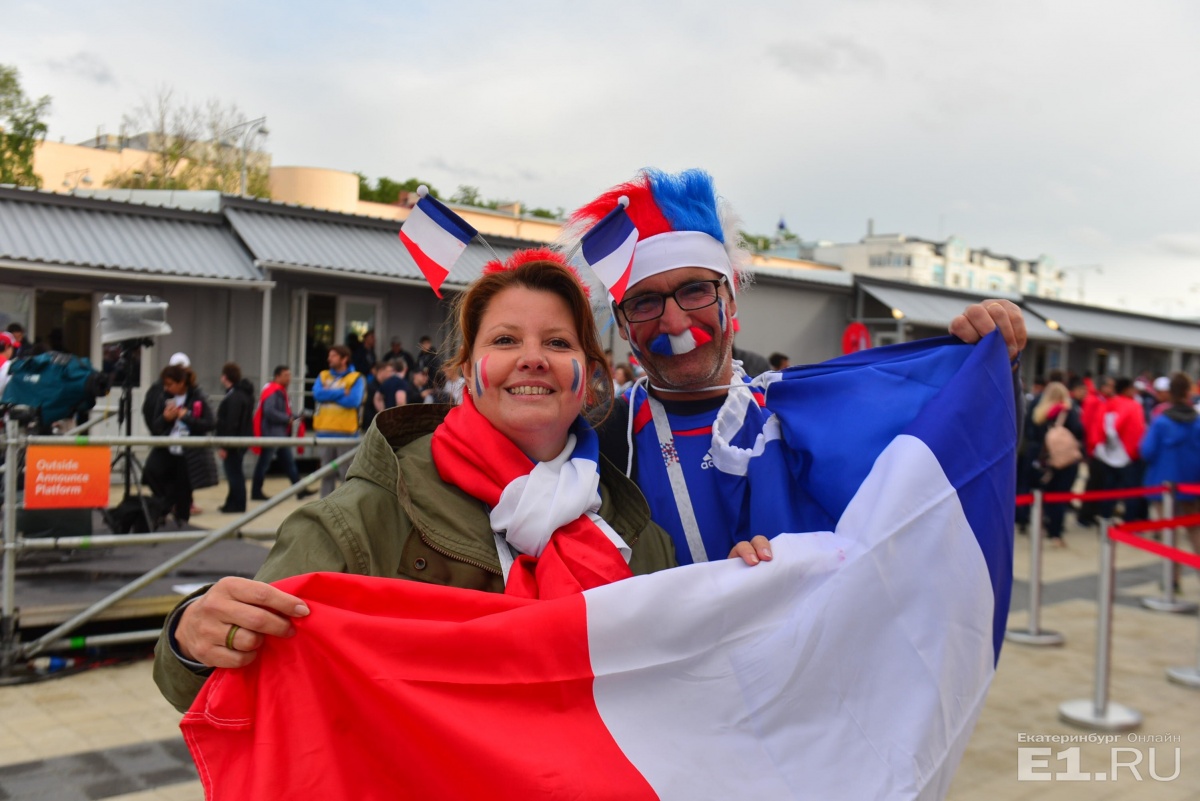 Такого Екатеринбург не видел со времён первомайских демонстраций в Советском Союзе. От поезда до стадиона. Без слов Такого Екатеринбург не видел со времён первомайских демонстраций в Советском Союзе. От поезда до стадиона. Без слов