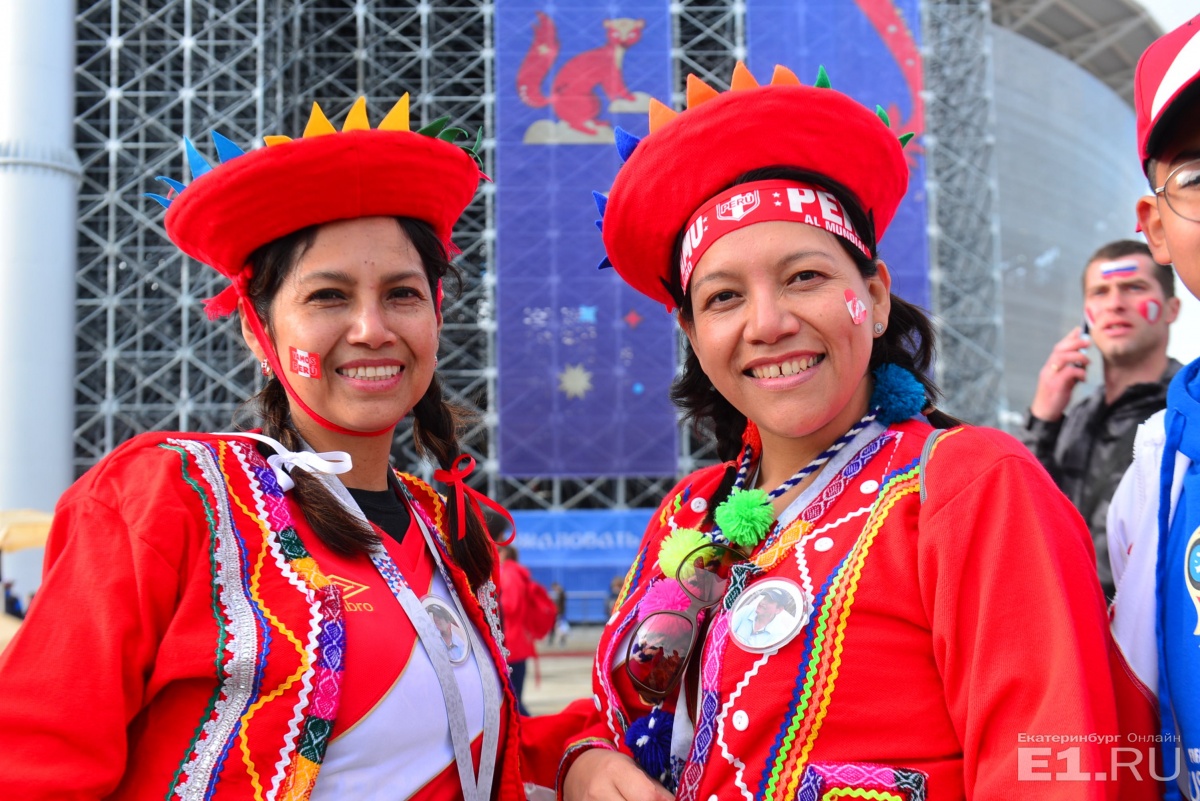 Такого Екатеринбург не видел со времён первомайских демонстраций в Советском Союзе. От поезда до стадиона. Без слов Такого Екатеринбург не видел со времён первомайских демонстраций в Советском Союзе. От поезда до стадиона. Без слов