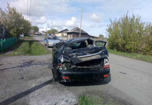 В Байкаловском районе пьяный водитель устроил ДТП, пытаясь скрыться от сотрудников ГИБДД 