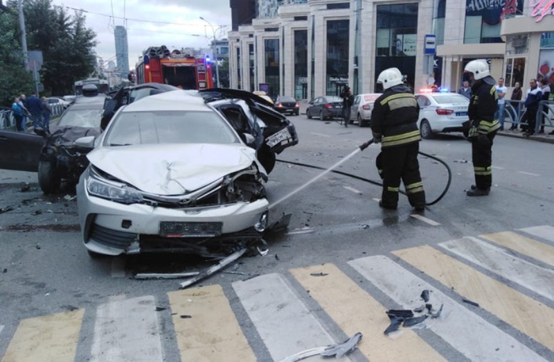 Двое погибли, трое в больнице: жуткое ДТП в центре Екатеринбурга