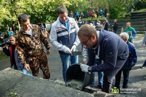 300 добровольцев собрали в Шарташском лесопарке 2,5 тонн мусора