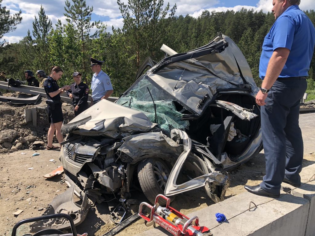 Жуткое ДТП на трассе М5 у Юрюзани в Челябинской области. Двое погибших, семь раненых