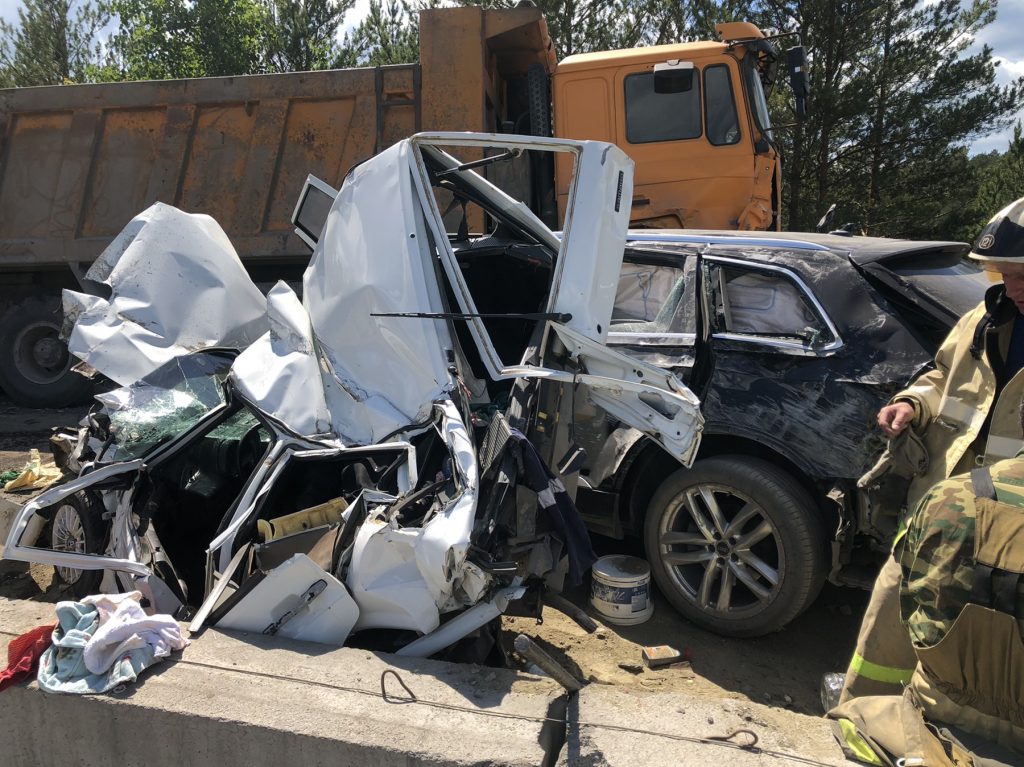 Жуткое ДТП на трассе М5 у Юрюзани в Челябинской области. Двое погибших, семь раненых