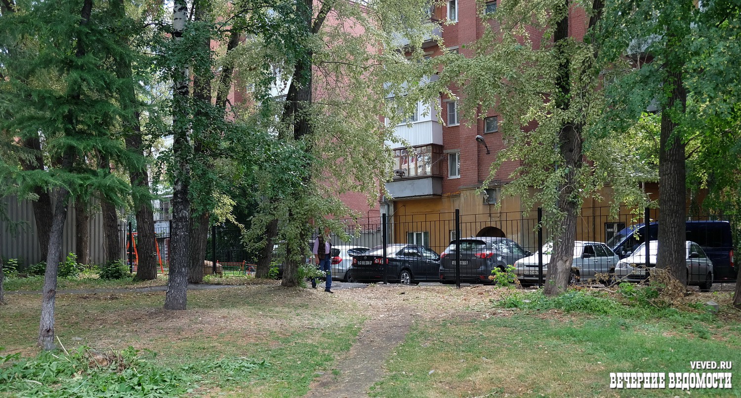 В Екатеринбурге вспыхнул конфликт из-за демонтажа забора