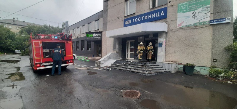 В Екатеринбурге произошел пожар в гостинице на улице Восточной