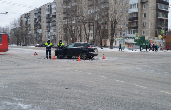 Пьяный водитель устроил ДТП с пострадавшими в Екатеринбурге