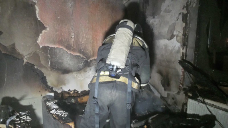 В Екатеринбурге ночью в многоэтажном доме произошел пожар