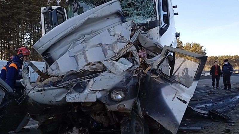 В массовом ДТП на ЕКАД погибли три человека